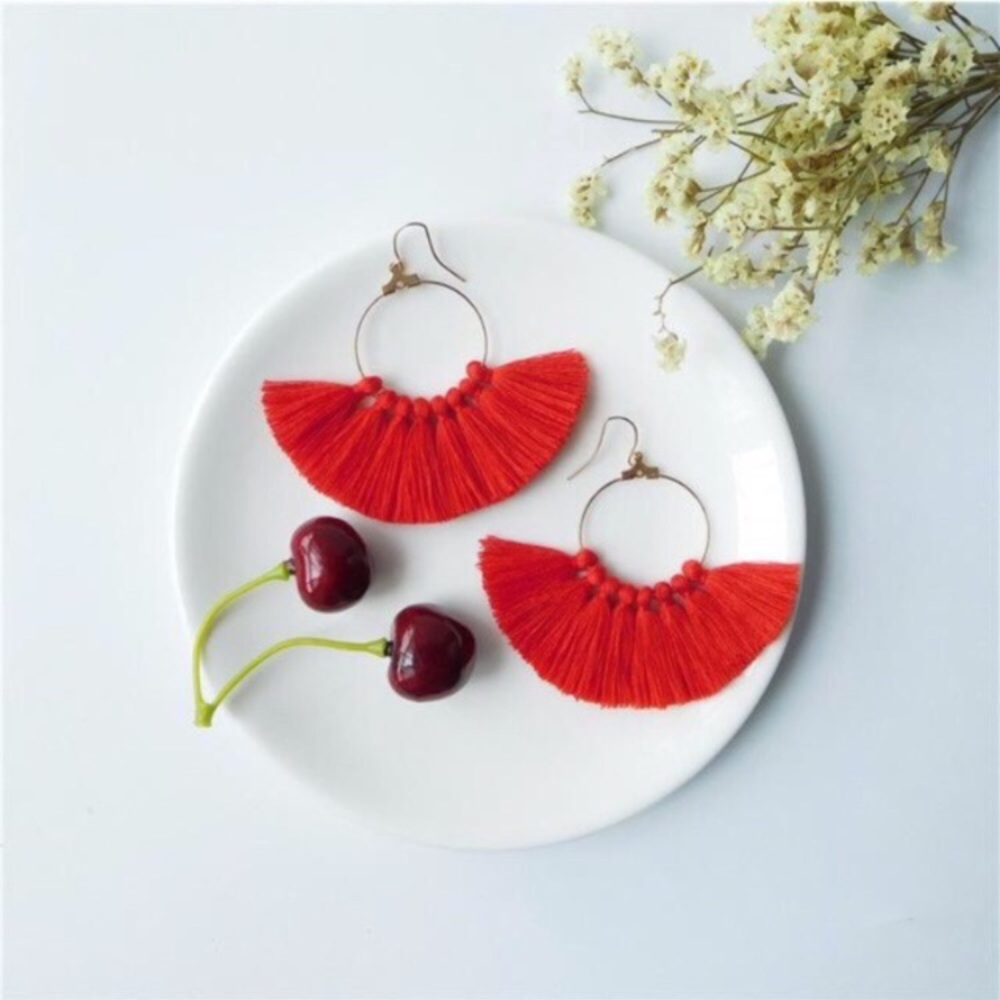 ✨ MAKE OFFER ✨ RED TASSEL HOOP EARRINGS
